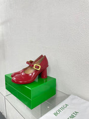 ATOMIC MARY-JANE PUMP 9 CM IN RUBY RED CALFSKIN