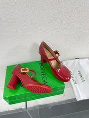 ATOMIC MARY-JANE PUMP 9 CM IN RUBY RED CALFSKIN