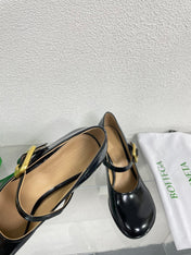 ATOMIC MARY-JANE PUMP 9 CM IN BLACK CALFSKIN