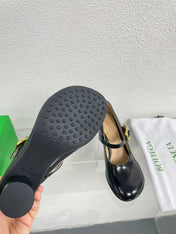 ATOMIC MARY-JANE PUMP 9 CM IN BLACK CALFSKIN