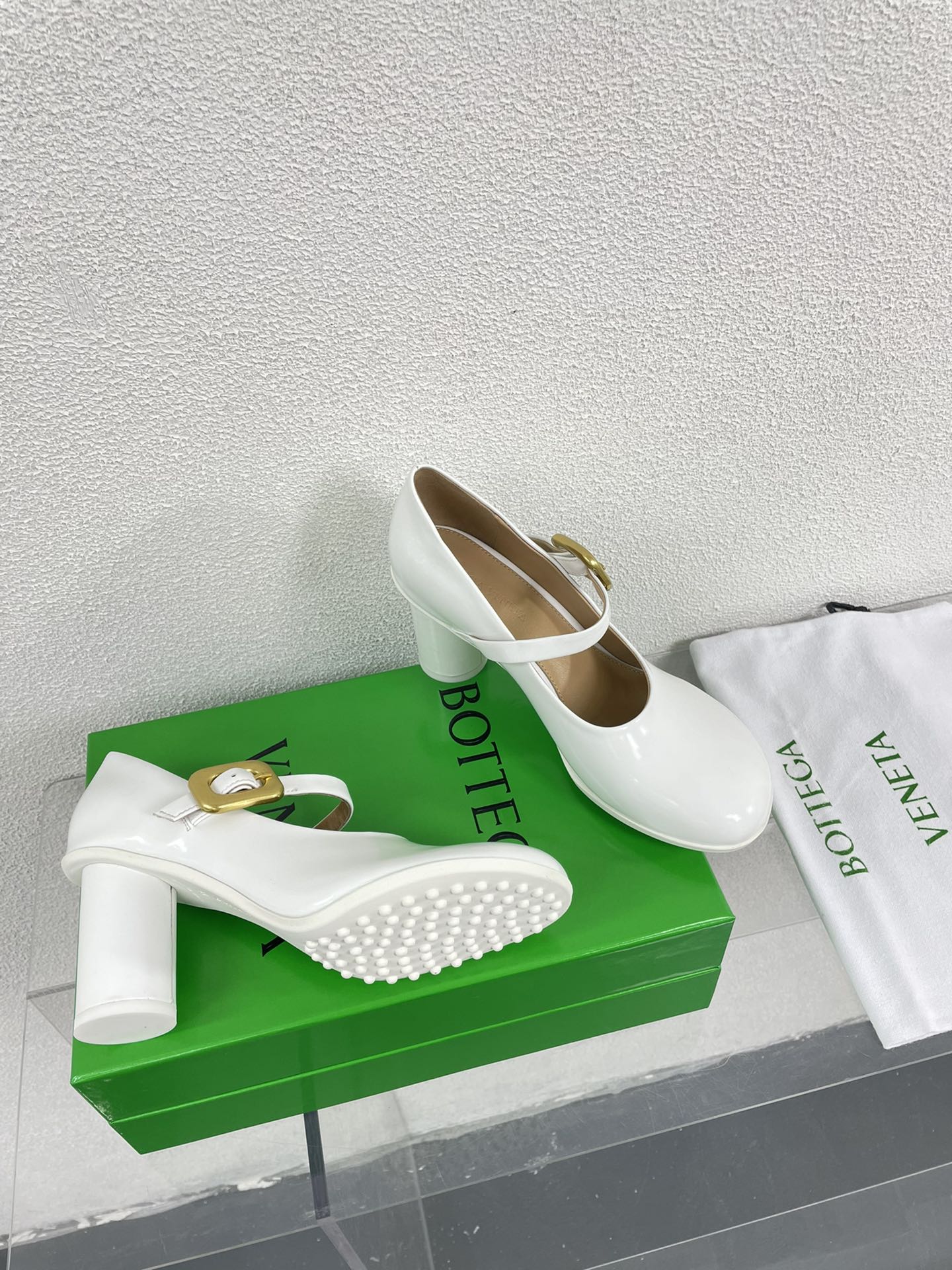 ATOMIC MARY-JANE PUMP 9 CM IN WHITE CALFSKIN