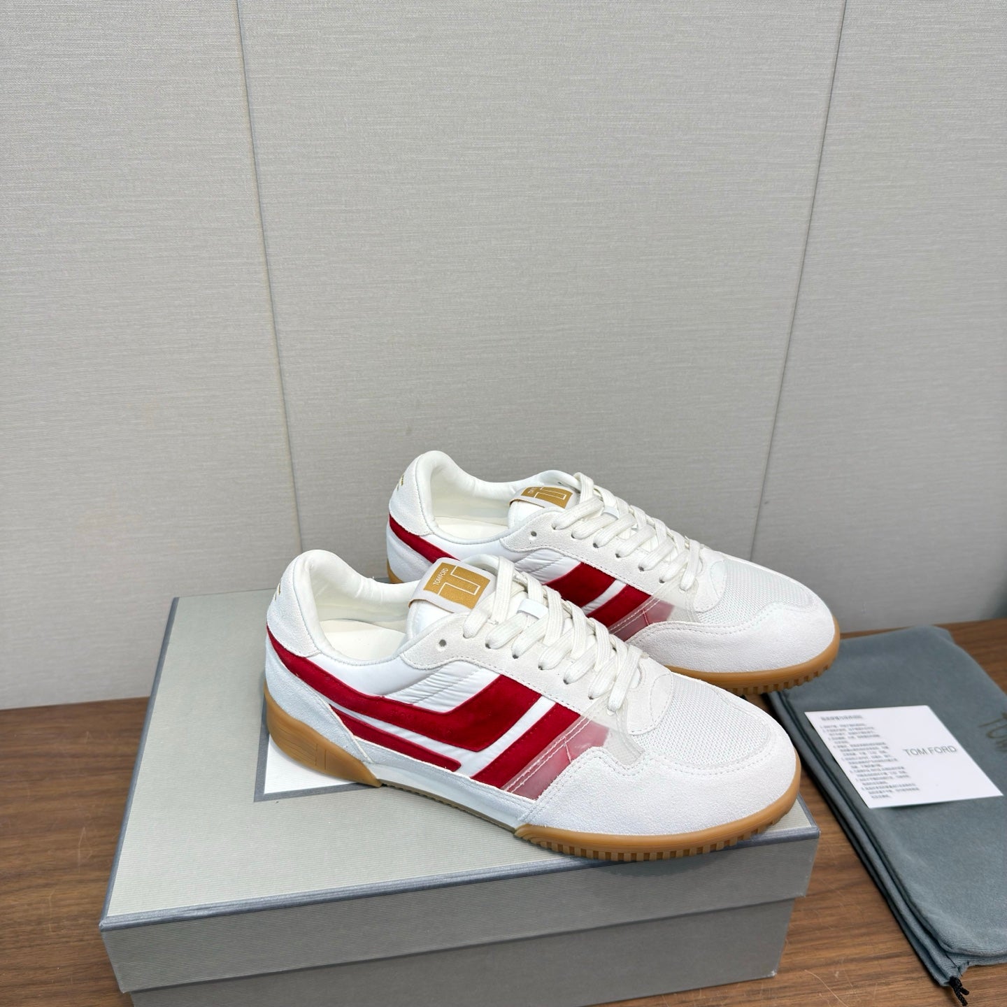 TOM FORD 26S JACKSON SNEAKERS IN WHITE AND RED SUEDE