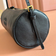 NAPPA POUCH 22 IN BLACK CALFSKIN