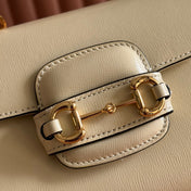 GUCCI 25S HORSEBIT 1955 MEDIUM SHOULDER BAG 22 CM IN CREAM WHITE CALFSKIN WITH GOLD HARDWARE