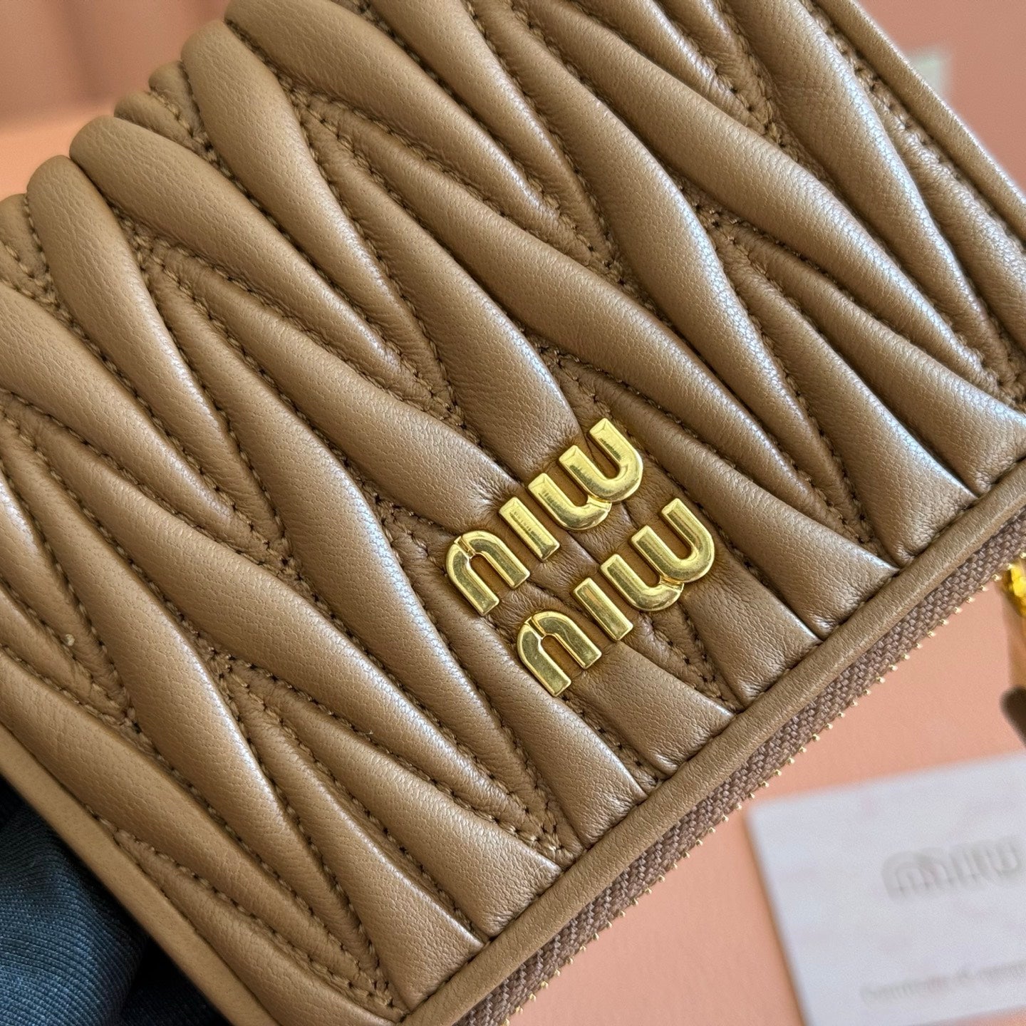 MIUMIU 26S SMALL MATELASSE CARD HOLDER 11 IN BROWN CALFSKIN GOLD HARDWARE