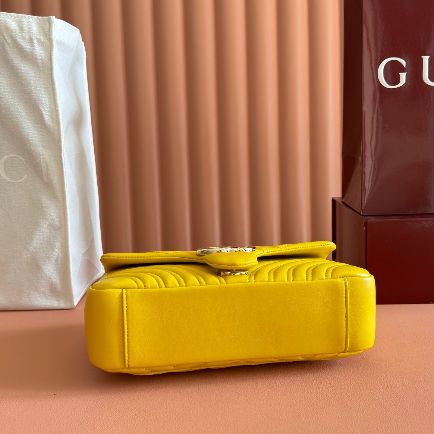 GUCCI 26S GG MARMONT BAG 26 IN YELLOW LAMBSKIN