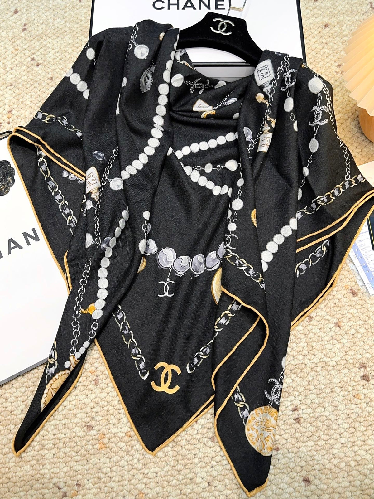 CHANEL 25S SCARF 140 CM IN CASHMERE SILK 943928