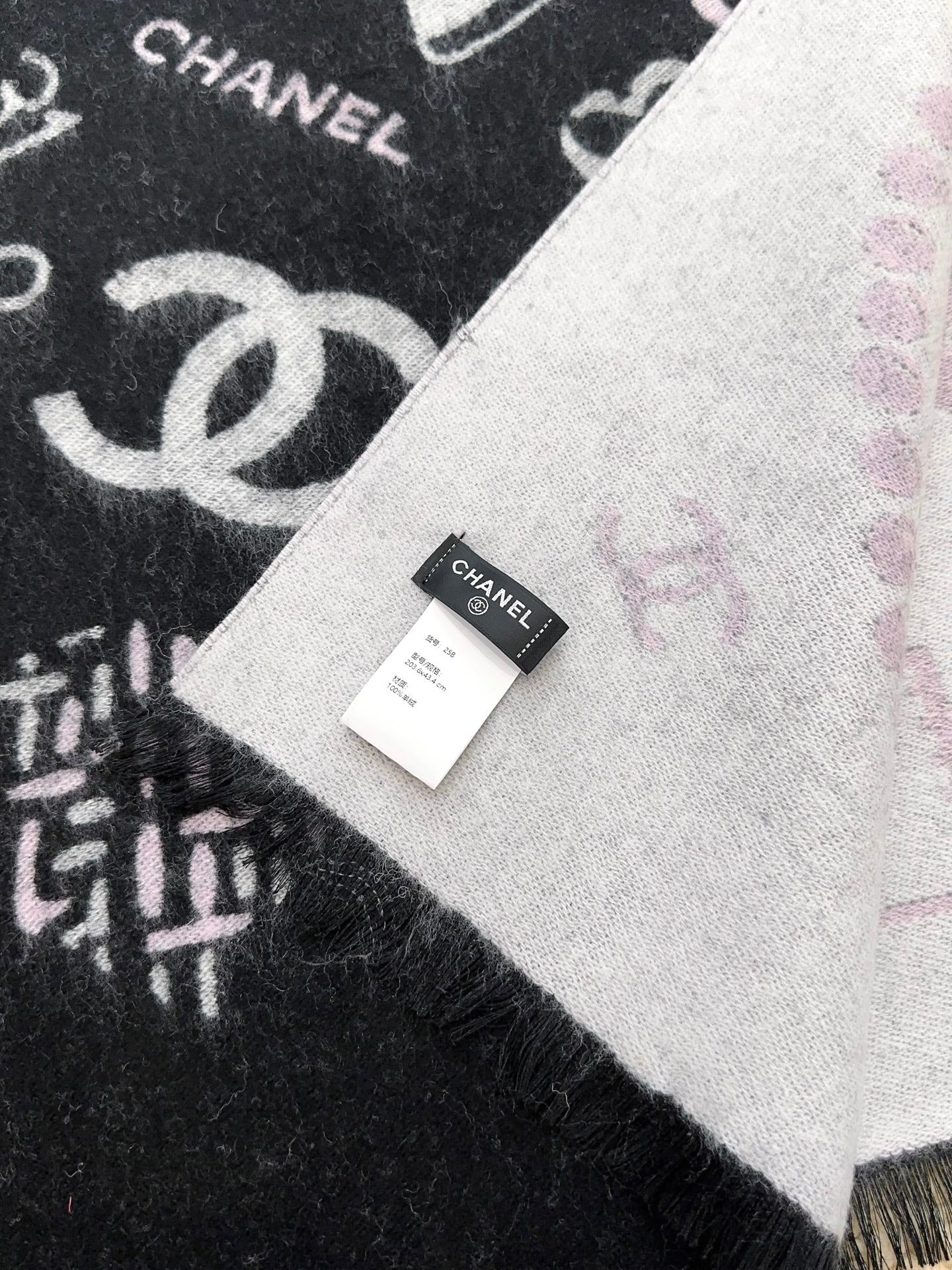 CHANEL 25S SCARF 203 CM IN CASHMERE 943933