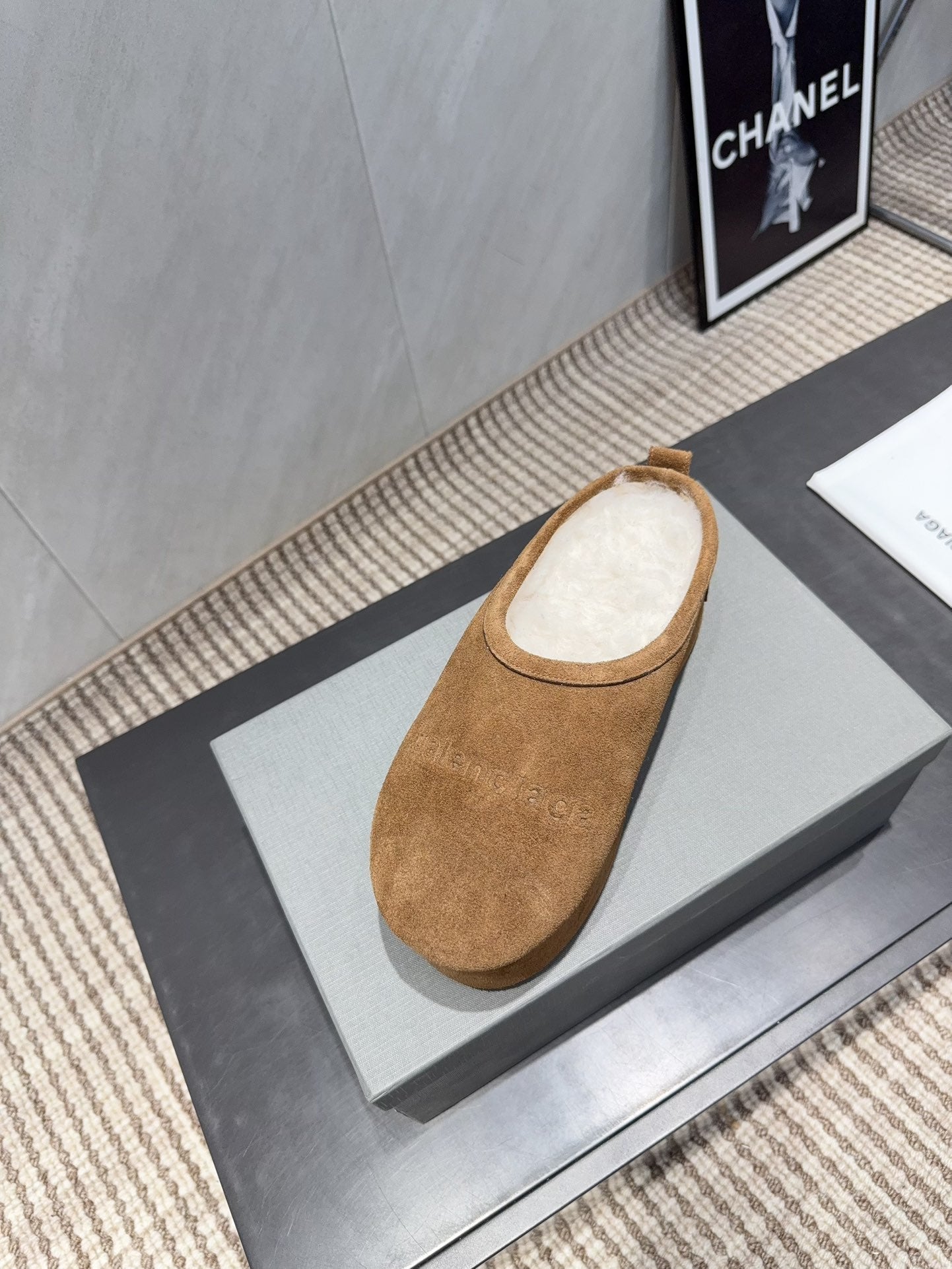 BALENCIAGA 25S AURALEE SLIP-ON 50 MM IN LIGHT BROWN SUEDE STYLE 1