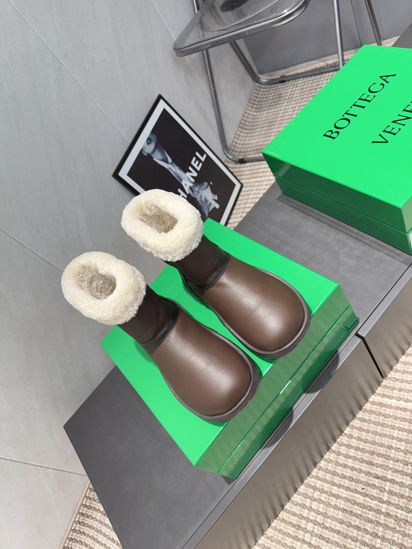 BOTTEGA VENETA 26S FUR-LINED ANKLE BOOTS IN DARK BROWN CALFSKIN AND WHITE WOOL