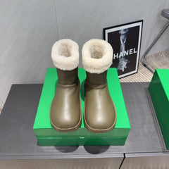 BOTTEGA VENETA 26S FUR-LINED ANKLE BOOTS IN WARM GREY BROWN CALFSKIN AND WHITE WOOL