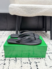 BOTTEGA VENETA 26S THONG SANDALS IN BLACK TPU