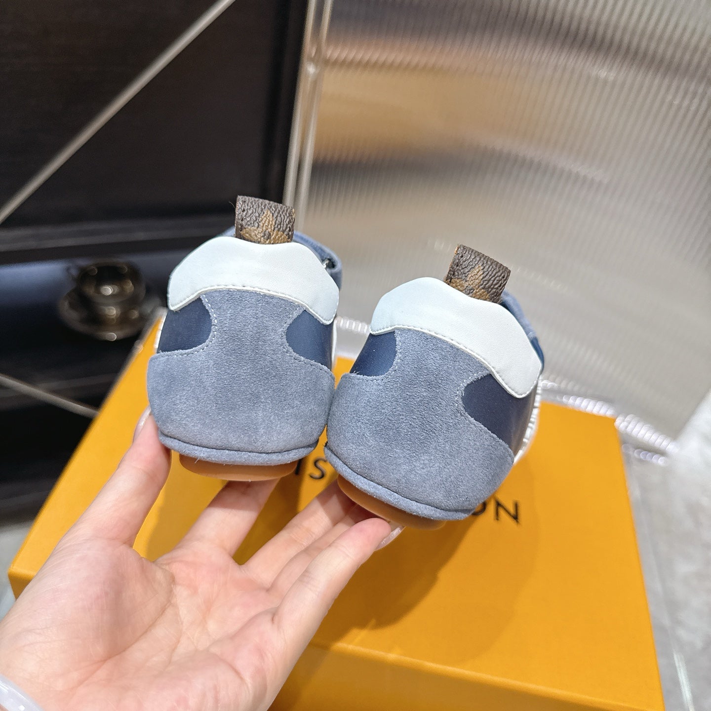 LV 26S SNEAKERINA MARY JANE IN BLUE SUEDE