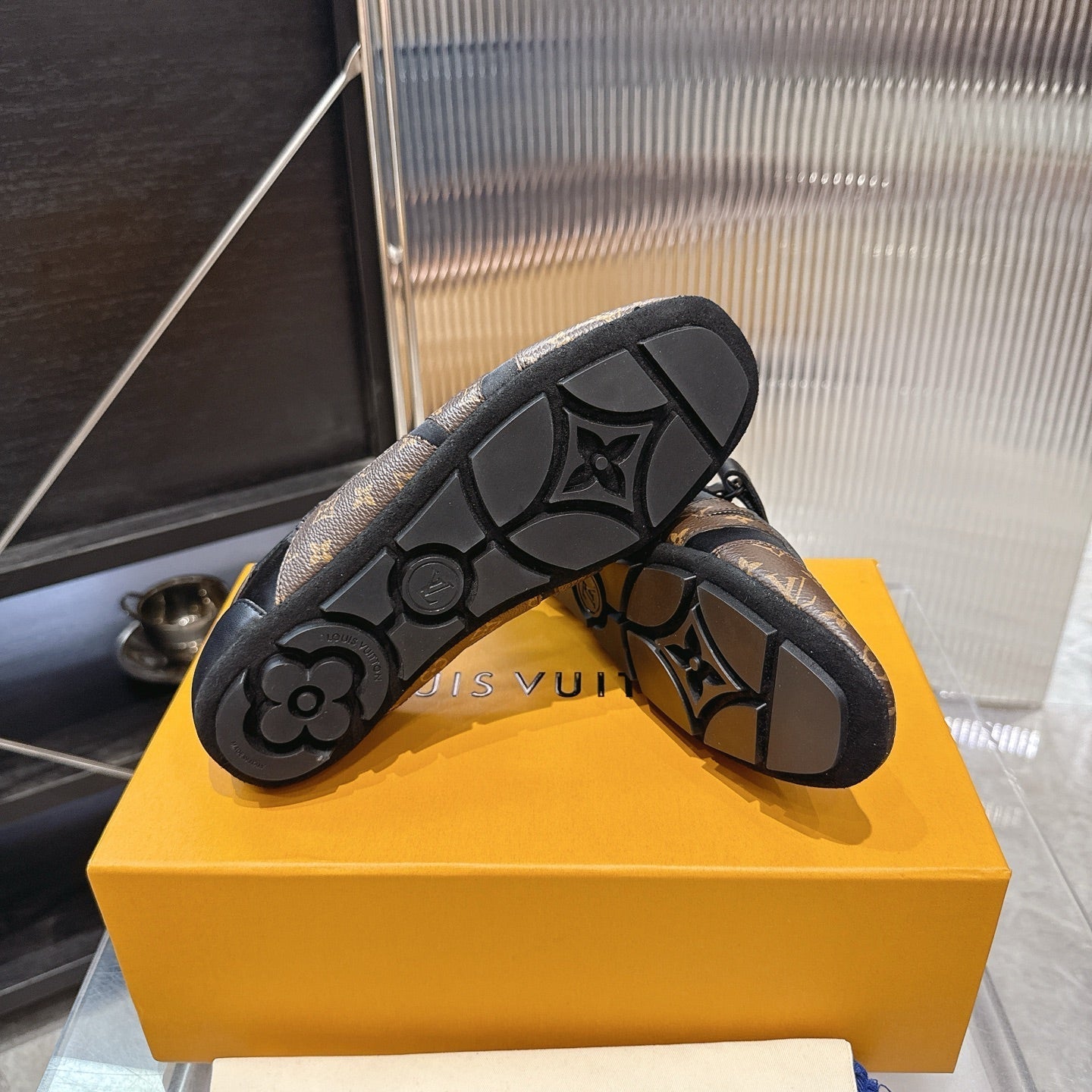 LV 26S SNEAKERINA MARY JANE IN BLACK AND DARK BROWN CALFSKIN