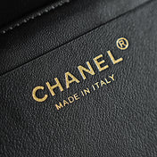 CHANEL 26S CLASSIC FLAP MEDIUM 23 IN NATURAL RAFFIA AND BLACK CALFSKIN GOLD HARDWARE
