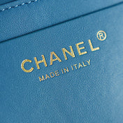 CHANEL 26S CLASSIC FLAP MEDIUM 23 IN NATURAL RAFFIA AND LIGHT BLUE CALFSKIN GOLD HARDWARE