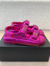 DAD SANDAL IN MAGENTA PURPLE SHEEPSKIN
