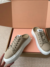 WASH SNEAKER MULES IN DARK BEIGE DENIM STRIPED LACES