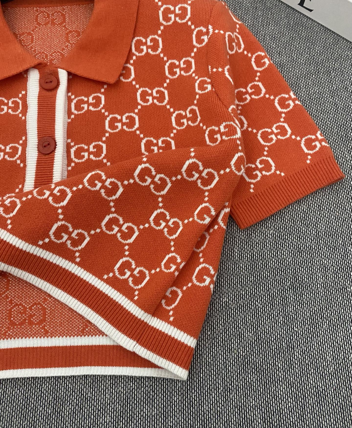 GUCCI 26S SHORT-SLEEVE KNITTED CARDIGAN 560