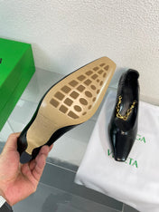 SHARP CHAIN PUMP 6 CM IN BLACK CALFSKIN