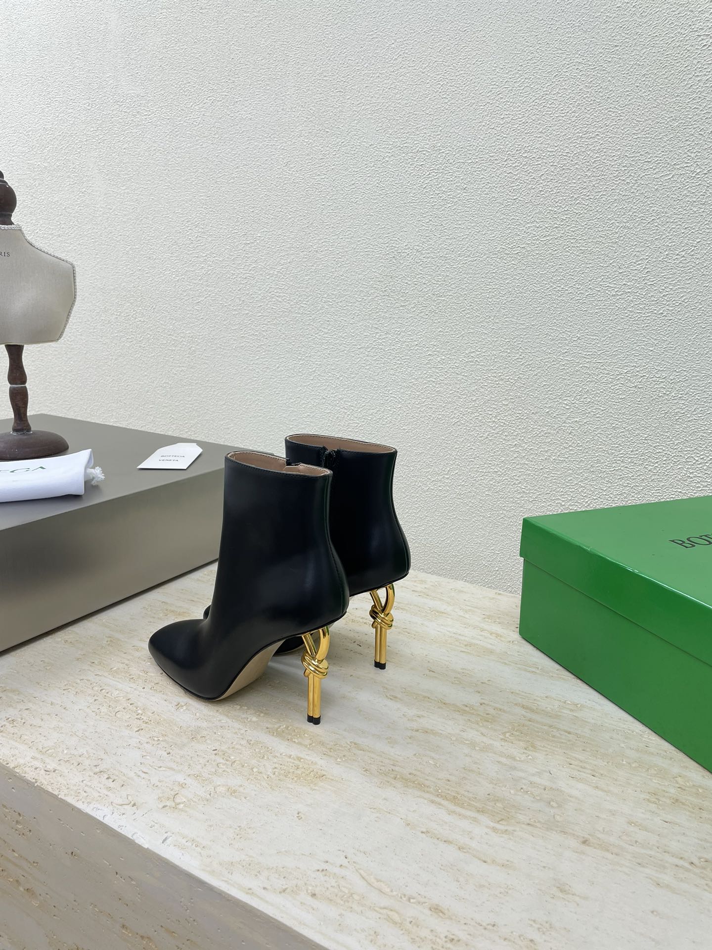 KNOT ANKLE BOOT IN BLACK CALFSKIN WITH GOLD METAL HEEL 9 CM