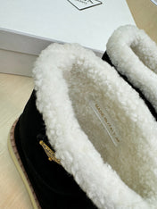 SUEDE BOOTS BLACK WITH SHEARLING LINING AND RUBBER FLATFORM SOLE
