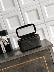 CHANEL 26S VANITY CASE 17 IN BLACK WOVEN RAFFIA GOLD HARDWARE