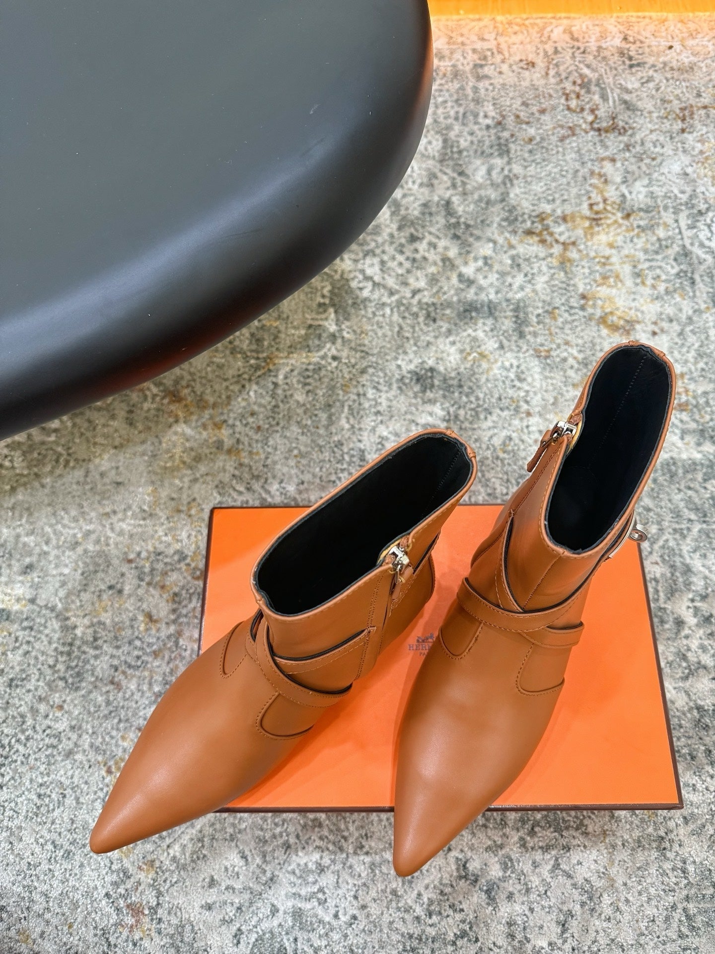 HM 26S FLAT ANKLE BOOTS IN COGNAC BROWN CALFSKIN 