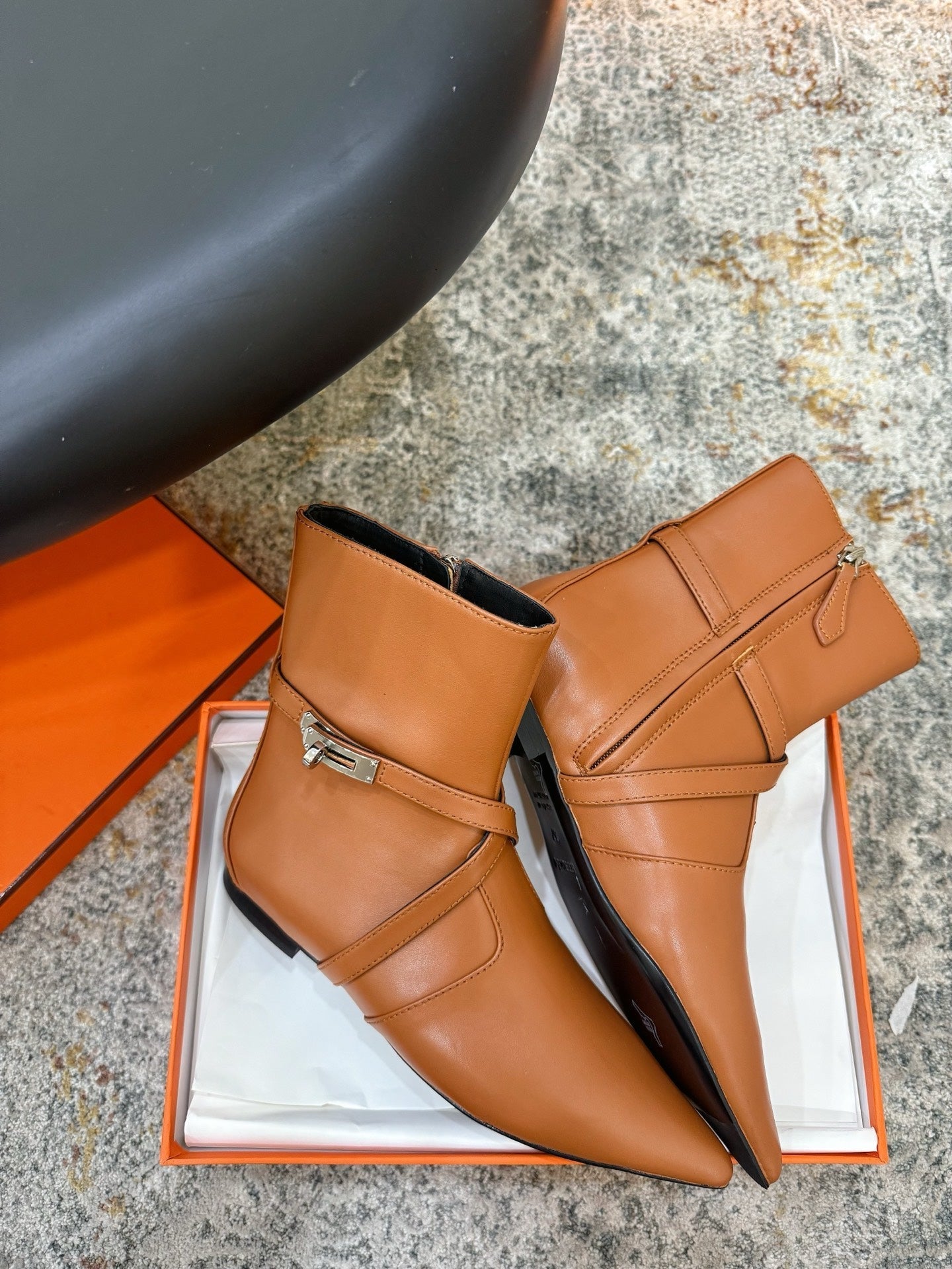 HM 26S FLAT ANKLE BOOTS IN COGNAC BROWN CALFSKIN 