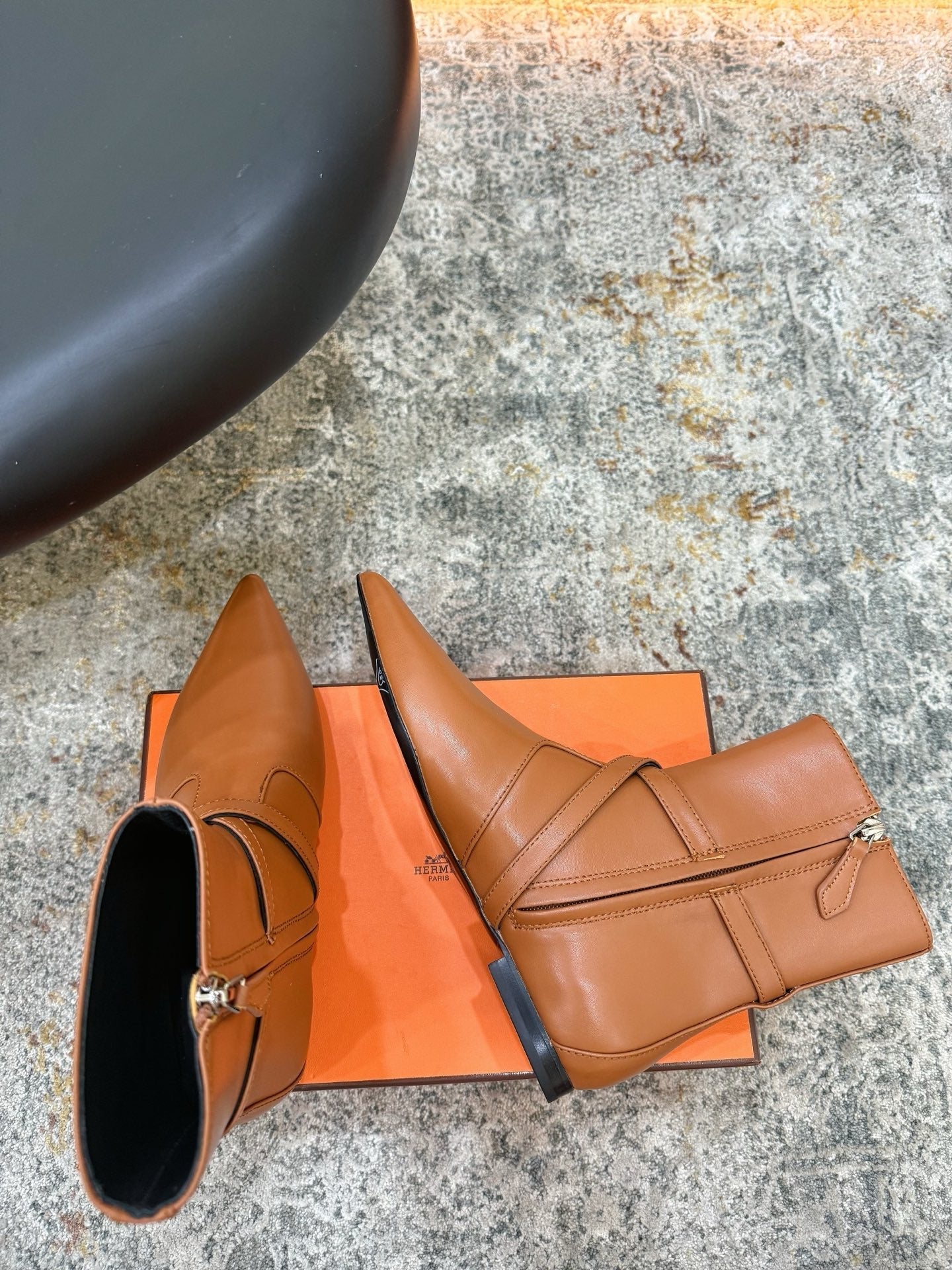 HM 26S FLAT ANKLE BOOTS IN COGNAC BROWN CALFSKIN 