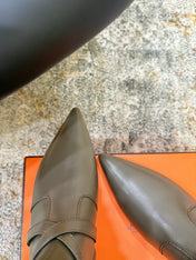 HM 26S FLAT ANKLE BOOTS IN KHAKI GREY CALFSKIN