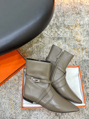 HM 26S FLAT ANKLE BOOTS IN KHAKI GREY CALFSKIN