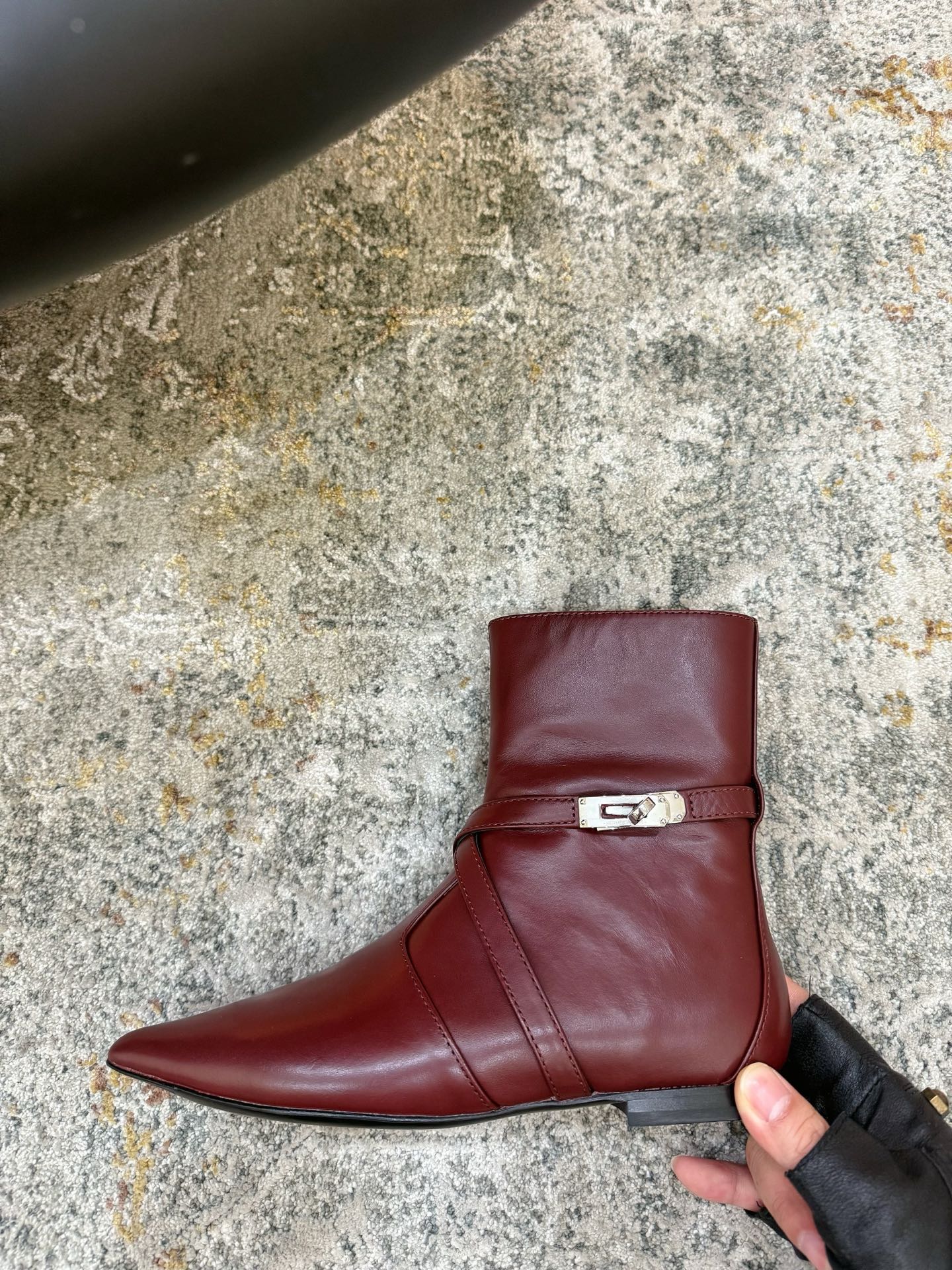 HM 26S FLAT ANKLE BOOTS IN WINE RED CALFSKIN