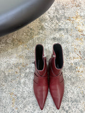 HM 26S FLAT ANKLE BOOTS IN WINE RED CALFSKIN