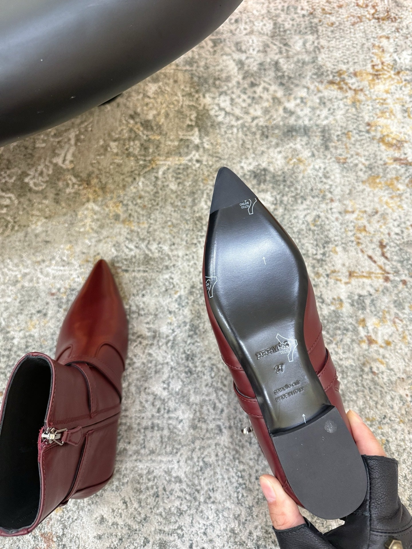 HM 26S FLAT ANKLE BOOTS IN WINE RED CALFSKIN