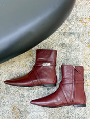 HM 26S FLAT ANKLE BOOTS IN WINE RED CALFSKIN