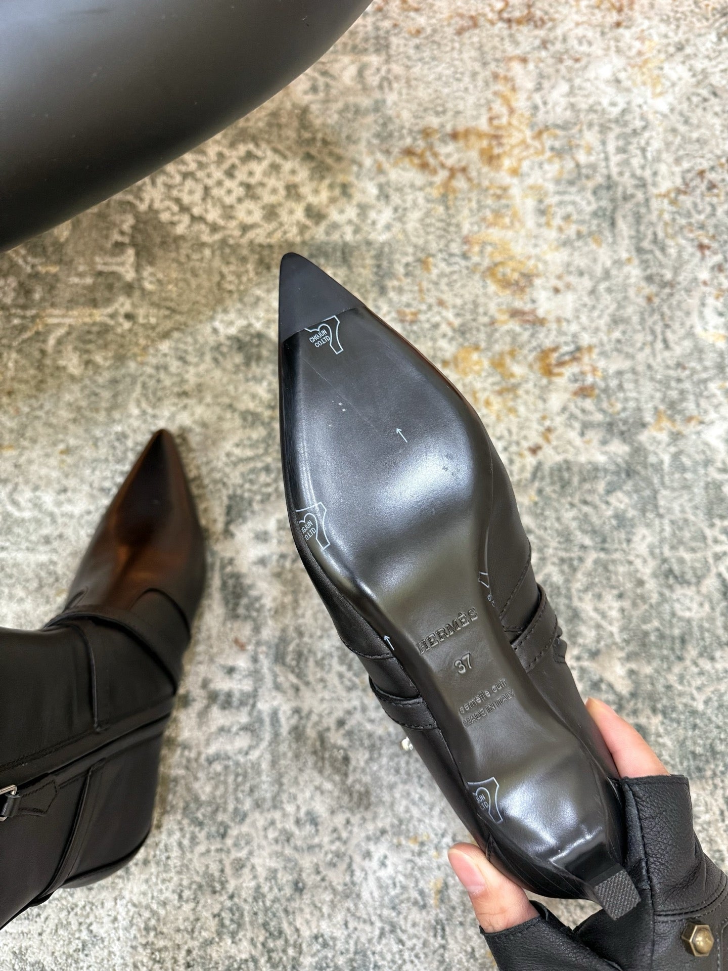 HM 26S POINTED-TOE ANKLE BOOTS 35 MM IN BLACK CALFSKIN