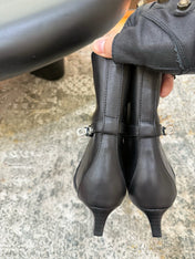 HM 26S POINTED-TOE ANKLE BOOTS 35 MM IN BLACK CALFSKIN
