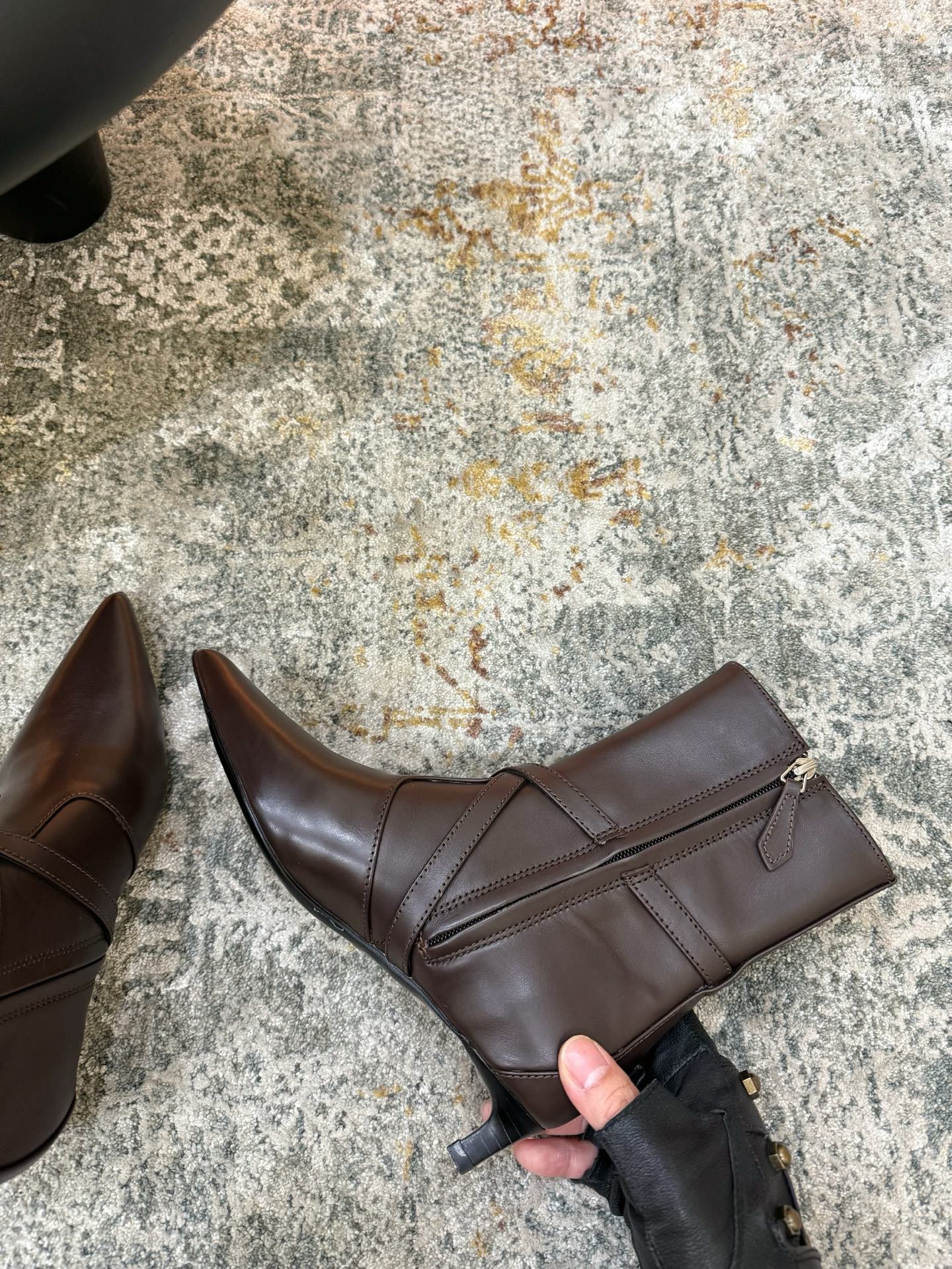 HM 26S POINTED-TOE ANKLE BOOTS 35 MM IN DARK BROWN CALFSKIN