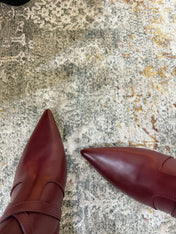 HM 26S POINTED-TOE ANKLE BOOTS 35 MM IN WINE RED CALFSKIN 