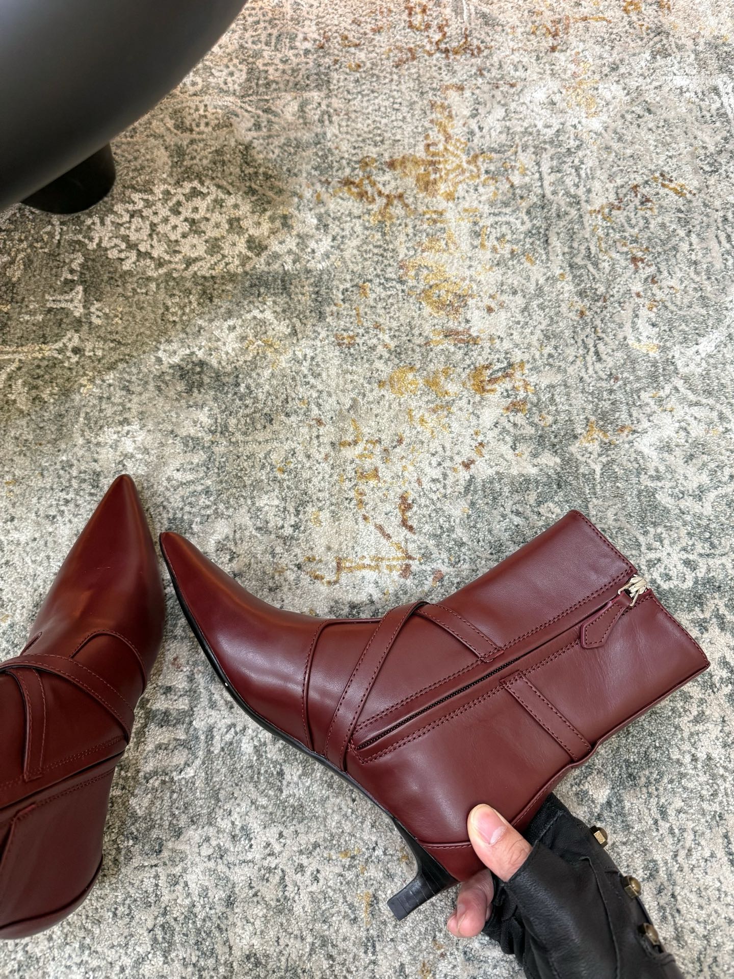 HM 26S POINTED-TOE ANKLE BOOTS 35 MM IN WINE RED CALFSKIN 