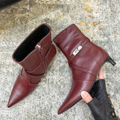 HM 26S POINTED-TOE ANKLE BOOTS 35 MM IN WINE RED CALFSKIN 