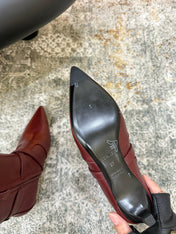 HM 26S POINTED-TOE ANKLE BOOTS 35 MM IN WINE RED CALFSKIN 