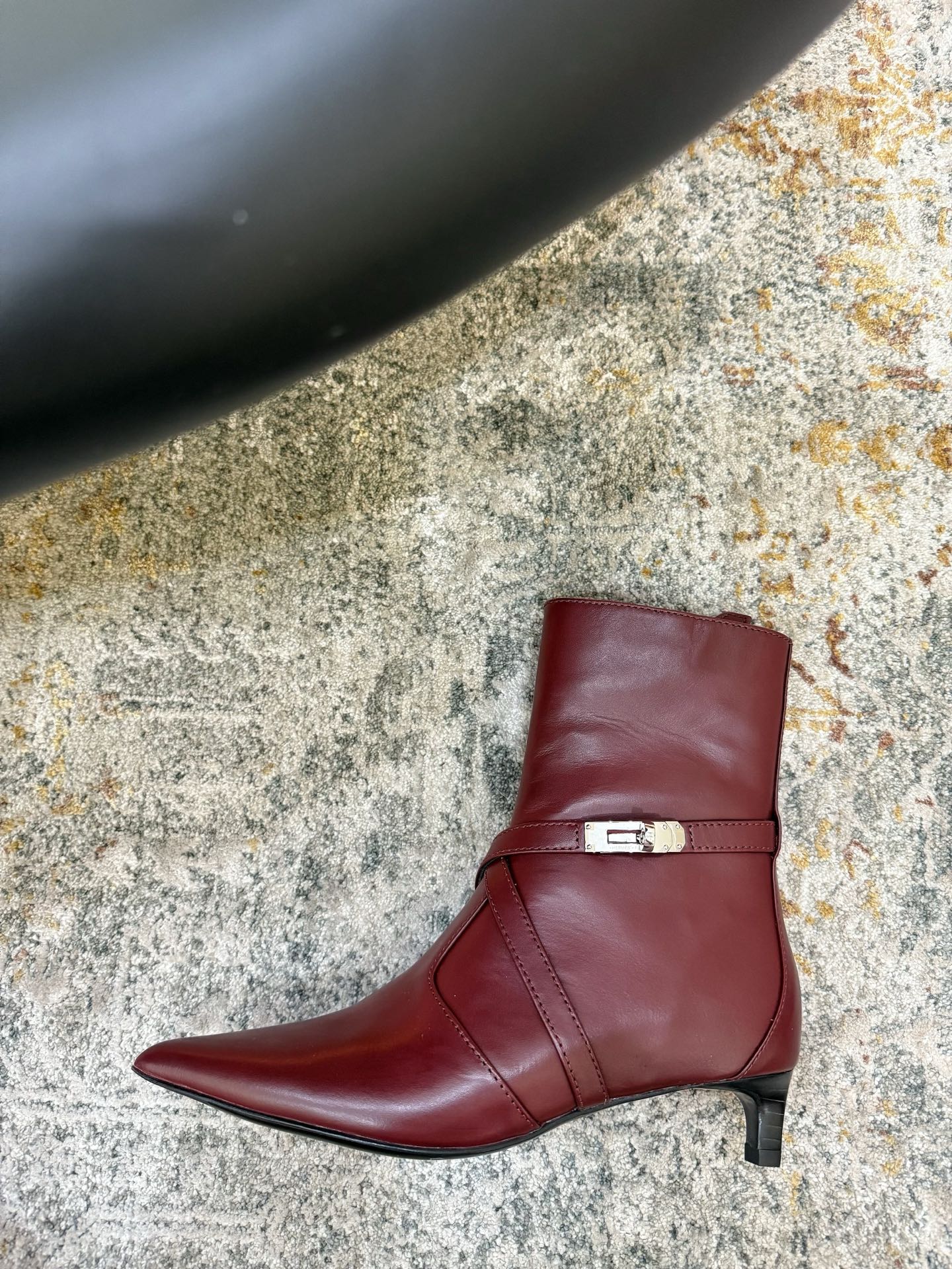 HM 26S POINTED-TOE ANKLE BOOTS 35 MM IN WINE RED CALFSKIN 