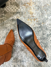 HM 26S POINTED-TOE ANKLE BOOTS 35 MM IN COGNAC BROWN CALFSKIN 