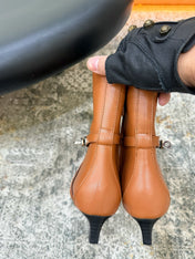 HM 26S POINTED-TOE ANKLE BOOTS 35 MM IN COGNAC BROWN CALFSKIN 