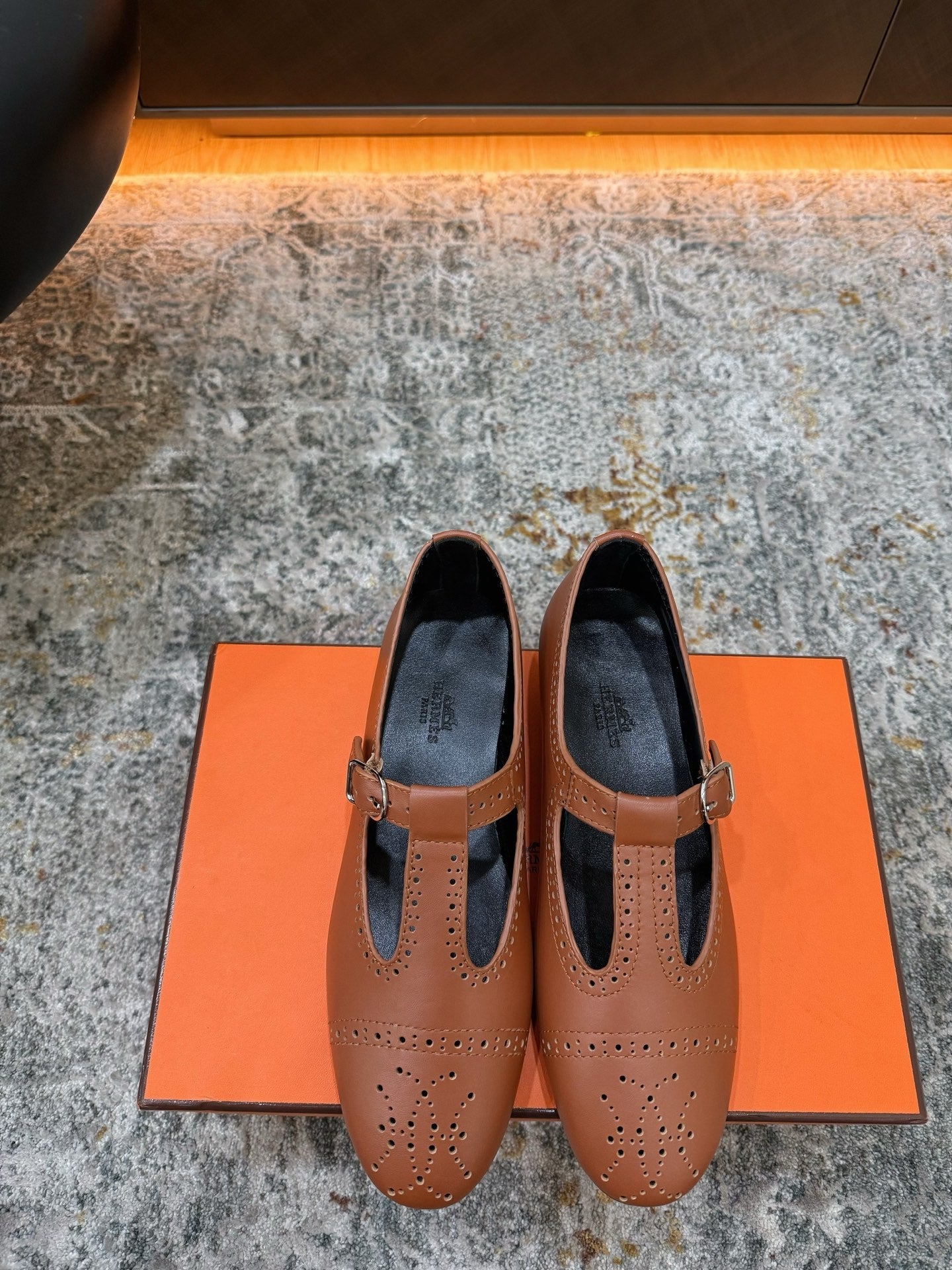 HM 26S PERFORATED BALLET FLATS IN BROWN CALFSKIN