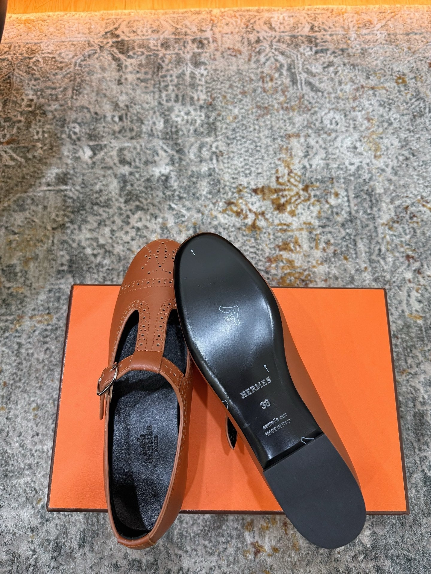 HM 26S PERFORATED BALLET FLATS IN BROWN CALFSKIN