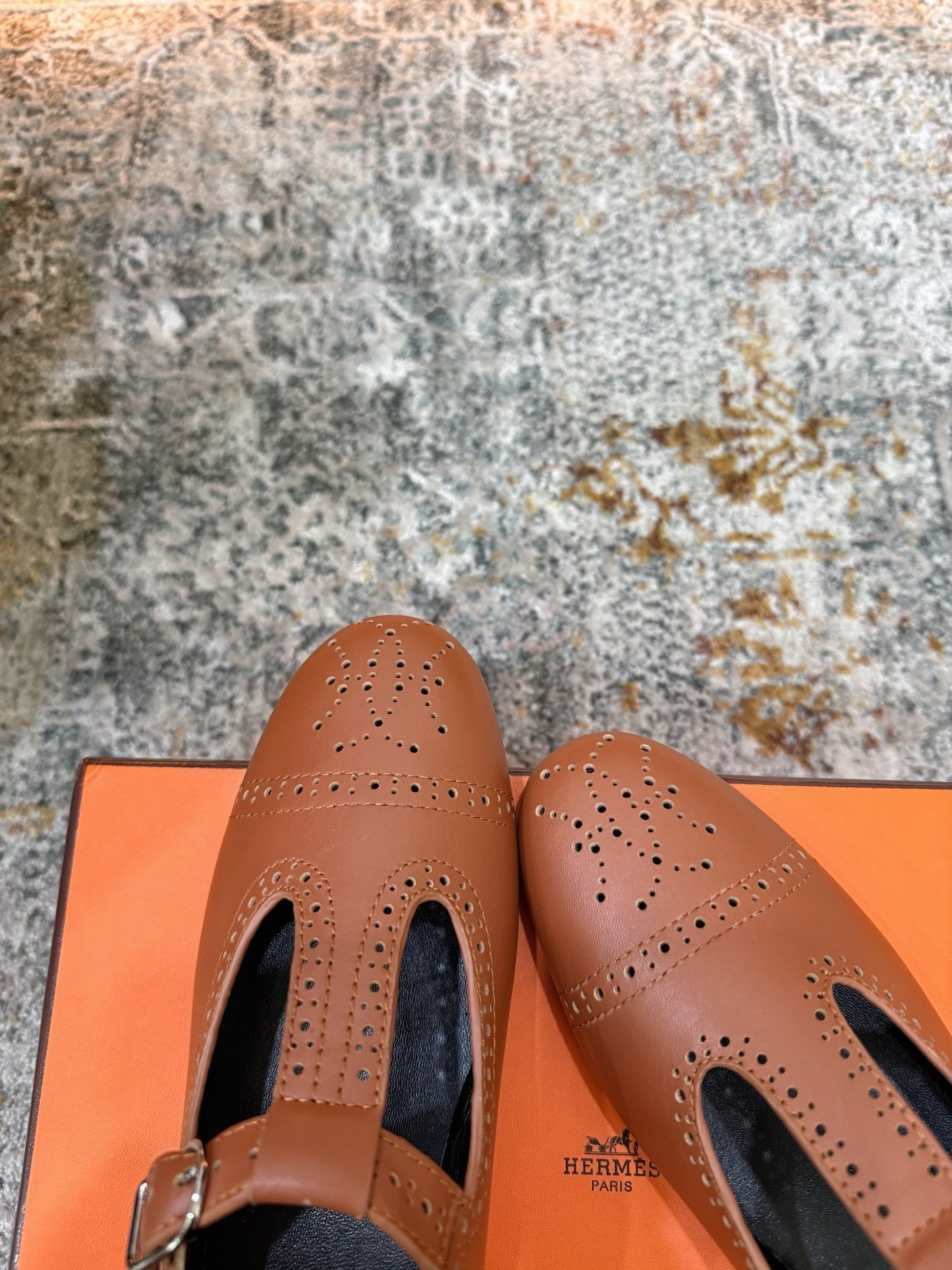 HM 26S PERFORATED BALLET FLATS IN BROWN CALFSKIN