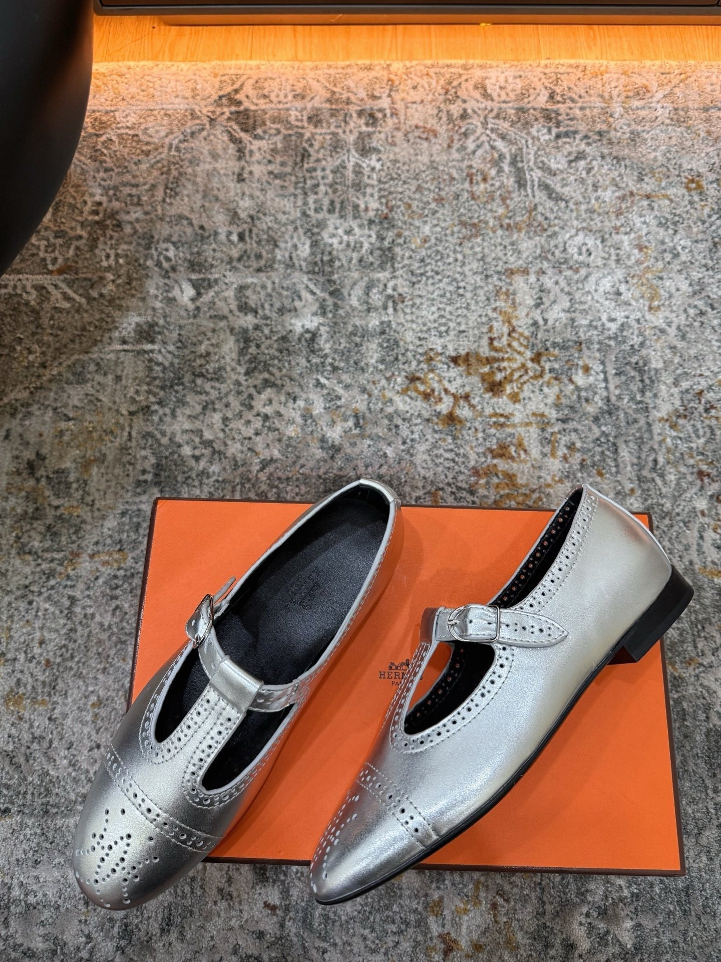 HM 26S PERFORATED BALLET FLATS IN SILVER CALFSKIN